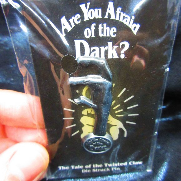 Are You Afraid Of The Dark Tale Of The Twisted Claw Pin 2020 Nick Box EXCLUSIVE - Picture 1 of 6